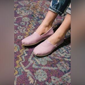 NWT/NIB Toms Dusk Heritage Canvas Classics